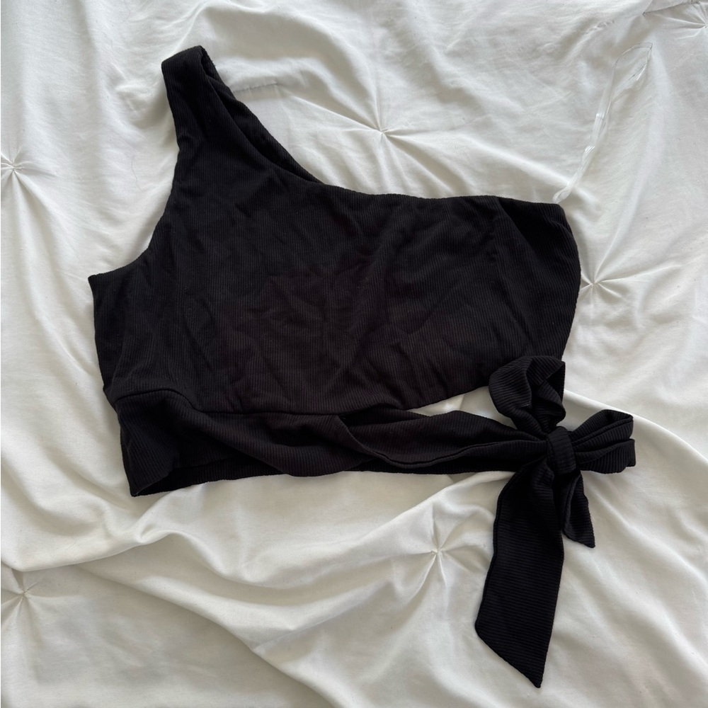 ILLA ILLA Black One-Shoulder Tank Top